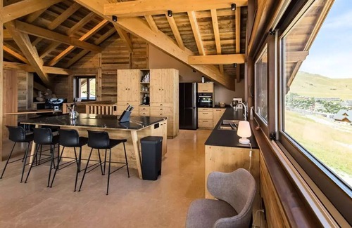 La Toussuire Ski Chalet | Chalet on the slopes with sauna and Aiguilles d'Arves view