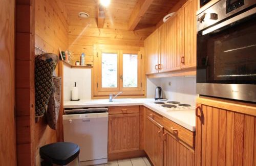 Les Carroz-d'Araches Ski Chalet | Chalet équipé avec poêle et garage, proche centre et remontées mécaniques - FR-1-572-107