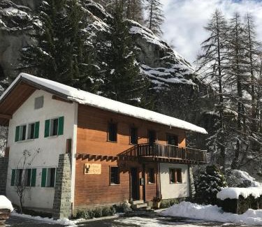Evolene Ski Chalet | Chalet 12 Cerfs