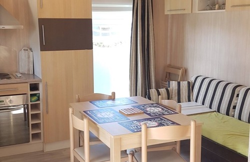 Grandcamp-Maisy Ski Chalet | Chalet 164 liberté 150m from the landing beaches