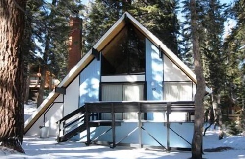 Mammoth Lakes Ski Chalet | Chalet #25, Charming Ski in/Ski Out, just steps to the Mountain