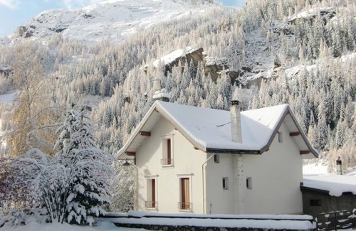 Les Brevieres Ski Chalet | Chalet, 250m from resort center, tv, ski locker, 250m², Tignes