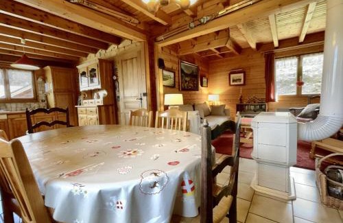 Les Carroz-d'Araches Ski Chalet | Chalet 3 chambres calme, poêle à bois, proche piste et village, 6/8 pers, garage et parking - FR-1-572-243