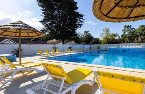 Saint-Jean-de-Monts Ski Chalet | Chalet 4 étoiles - Piscine - cbgcb0g
