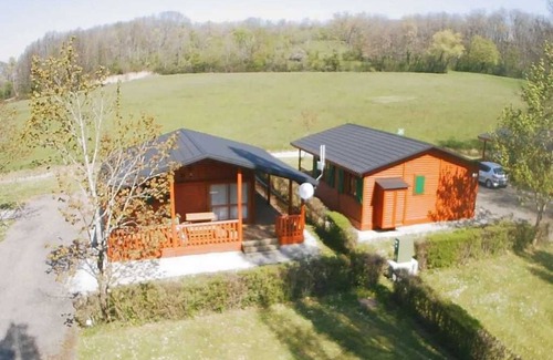 Lons-le-Saunier Ski Chalet | Chalet 4 étoiles - Piscine - efa00e