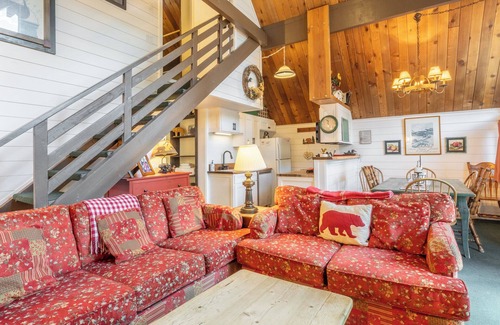 Mammoth Lakes Ski Chalet | Chalet #6, Charming Cabin Perfect Location steps t
