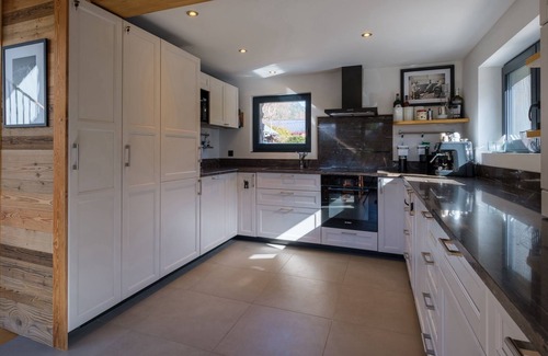 Les Tines Ski Chalet | Chalet 8 Etoiles newly constructed with spectacular views of Mt Blanc