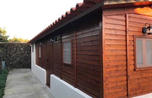 Angra do Heroismo Ski Chalet | Chalet 'A Cabana' with Mountain View, Private Terrace and Wi-Fi