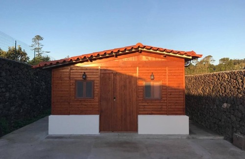 Angra do Heroismo Ski Chalet | Chalet 'A Cabana' with Mountain View, Private Terrace and Wi-Fi