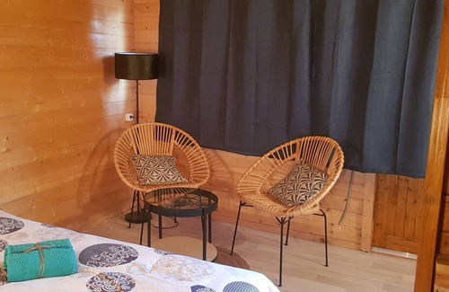 Allan Ski Chalet | Chalet 'Adorable Cocon En Pleine Nature' with Private Terrace