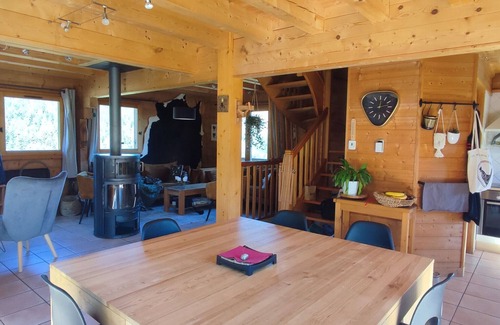 Le Praz de Lys Ski Chalet | Chalet 'Aiglon' with Mountain View, Private Terrace and Wi-Fi