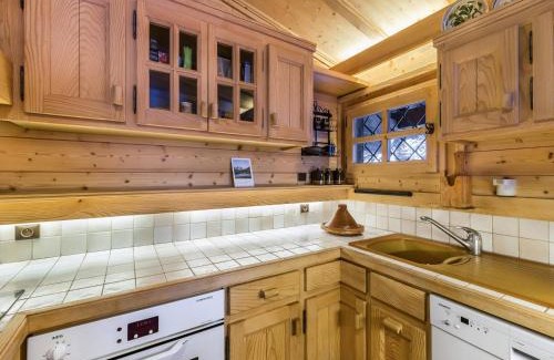 Le Planellet Ski Chalet | Chalet alpin 4 chambres à Megève, près des pistes, exposé plein soleil, pour 10 personnes - FR-1-453-10