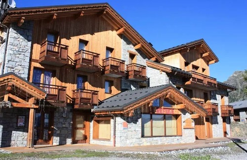 Les Eucherts Apartment | Chalet Altitude - Chalet Résidence Le Refuge * - 6 Room Apartment 10/12 People