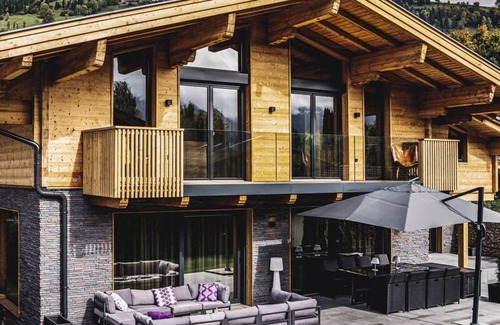 Piesendorf House | Chalet Amadeus - Designer Luxury Chalet for 14