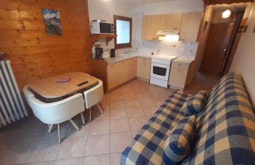 Saint-Jean-de-Sixt Apartment | Chalet apartment with summer pool and spa