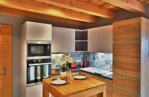 Araches-la-Frasse Ski Chalet | Chalet Arpitan: stunning panoramic mountain view, wifi, parking