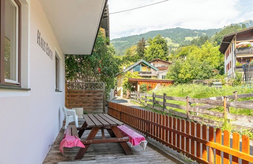 Hopfgarten Markt Ski Chalet | Chalet Stitzgassl in the centre of Hopfgarten with sauna