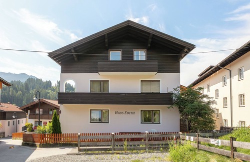 Hopfgarten Markt Ski Chalet | Chalet Stitzgassl in the centre of Hopfgarten with sauna