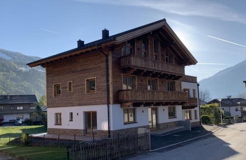Schonbach Ski Chalet | Chalet in Neukirchen near Ski Slopes