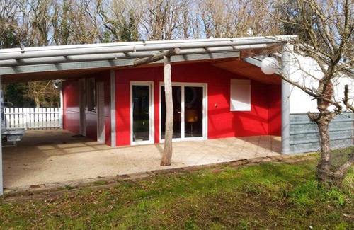 Saint-Nazaire Ski Chalet | Chalet au milieu des bois