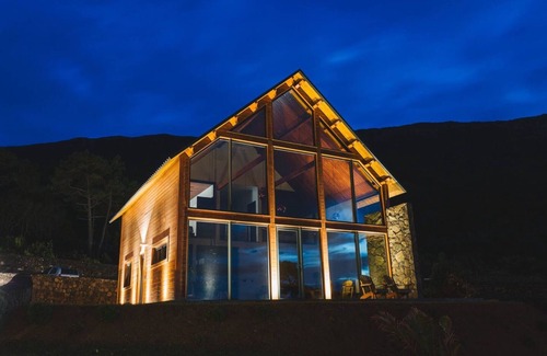 Sao Roque do Pico Ski Chalet | Chalet 'Cabanas Do Pico 2a' with Sea View, Wi-Fi and Air Conditioning