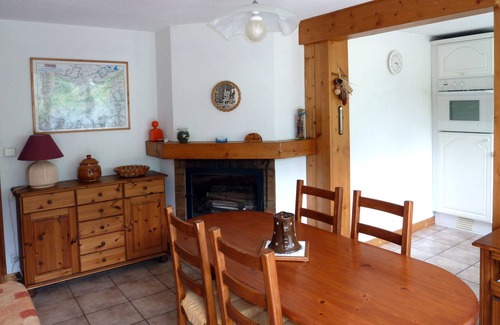 Chamonix-Mont-Blanc Apartment | Chalet Camélia: chalet apartment facing Mont Blanc in Chamonix Mont-Blanc