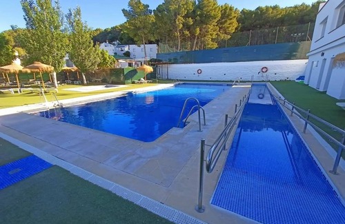 Montecorto Ski Chalet | Chalet 'Casa Las Vistas' with Mountain View, Private Terrace and Balcony