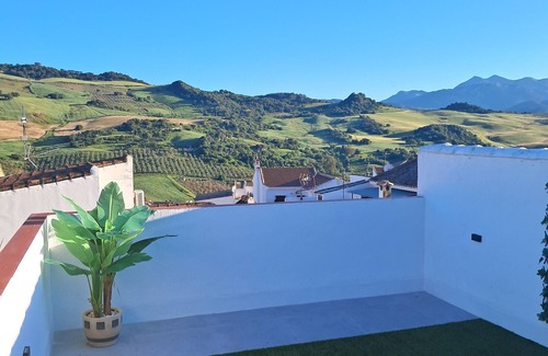 Montecorto Ski Chalet | Chalet 'Casa Las Vistas' with Mountain View, Private Terrace and Balcony
