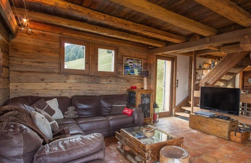 Bisanne 1500 Ski Chalet | Chalet 'Chalet D'alpage Les Pachons' with Mountain View, Private Terrace and Wi-Fi