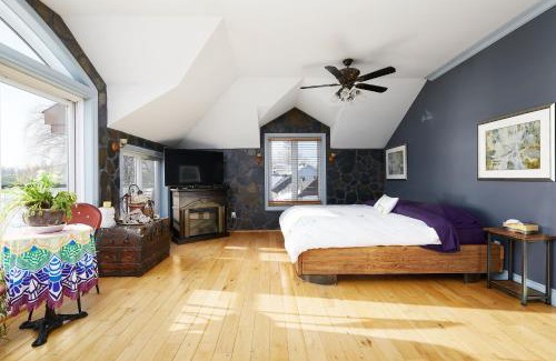 Pincourt Ski Chalet | Chalet Chaleureux Sur Le Bord De Leau Naviguable