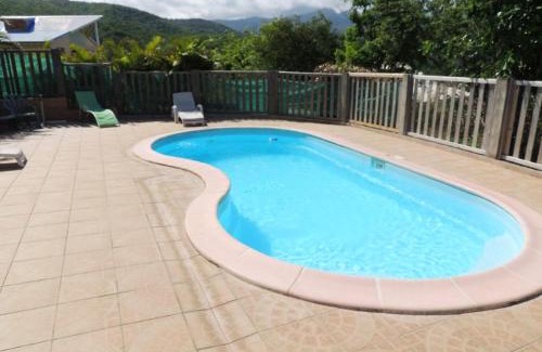 Malendure Ski Chalet | Chalet charmant à Bouillante avec piscine partagée