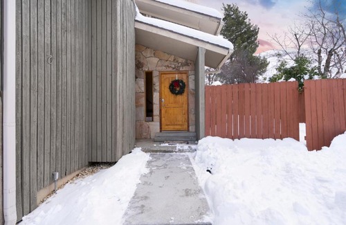 Cottonwood Heights Ski Chalet | Chalet close to resorts