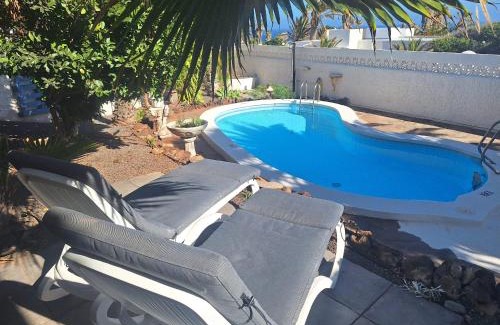 Arico House | Chalet con piscina privada de 2 dormitorios, terrazas, jardin y barbacoa - Casa Momo