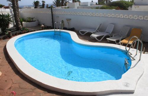 Arico House | Chalet con piscina privada de 2 dormitorios, terrazas, jardin y barbacoa - Casa Momo