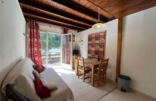 Pra Loup Apartment | Chalet confort à Pra Loup, 4 pers, proche piste, balcon, animaux admis - FR-1-165A-61