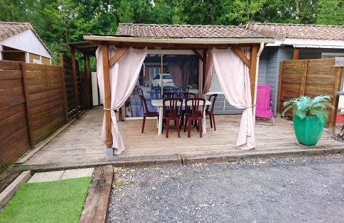 La Teste-de-Buch Ski Chalet | Chalet cosy a Gujan Mestras avec piscine partagee