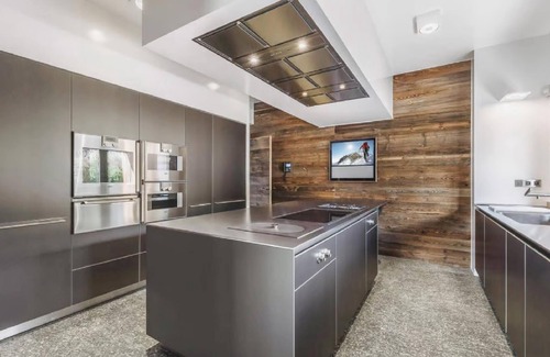 Le Praz Ski Chalet | Chalet Courchevel with 6 spacious bedrooms