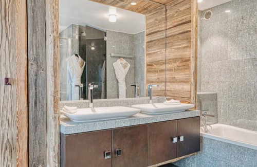 Le Praz Ski Chalet | Chalet Courchevel with 6 spacious bedrooms