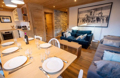 Meribel Apartment | Chalet de L'Ours RDC
