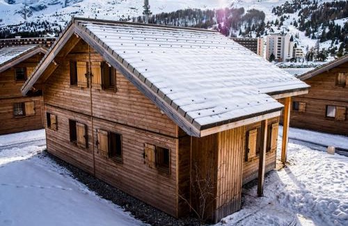 Saint-Etienne-en-Devoluy Ski Chalet | Chalet Duplex 4P pour 8 pers, Rénové, Piscine, 300m des Pistes, Terrasse, Parking - FR-1-504-433