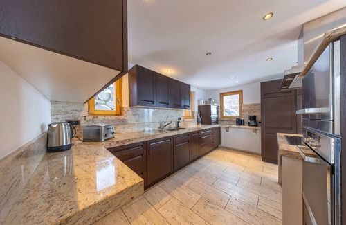 Nendaz Ski Chalet | Chalet Enchanteur sauna, jacuzzi, 13pax