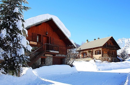 Puy-Saint-Vincent Ski Chalet | Chalet for 10 people in Puy St Vincent 150m from the slopes private parking