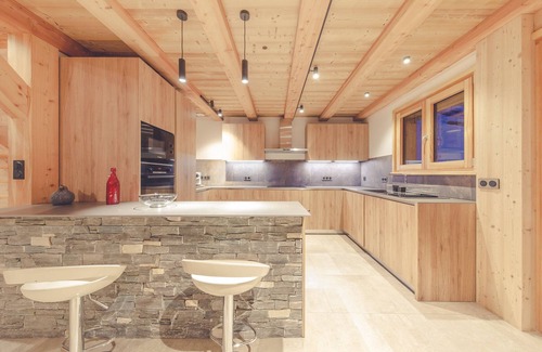 La Chapelle-d'Abondance Ski Chalet | Chalet "La Rocca" with Mountain View, Whirlpool & Wi-Fi