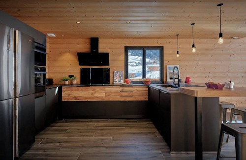 Notre-Dame-de-Bellecombe Ski Chalet | Chalet NDB - Modern and bright chalet for 12 on the pistes - OVO Network