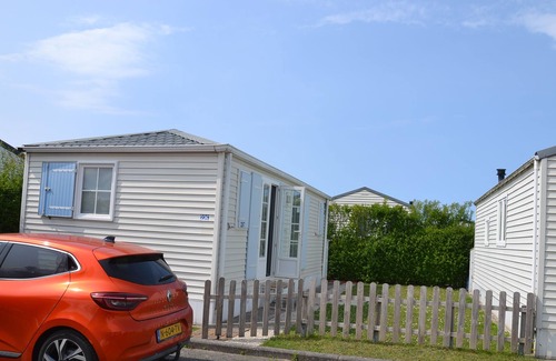 Bredene Ski Chalet | Chalet Harly at Kerlinga campsite within walking distance of the beach and stores.