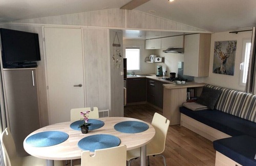 Bredene Ski Chalet | Chalet in Bredene with parking