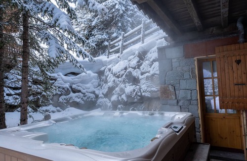 Courchevel Ski Chalet | Chalet in Courchevel with pool, jacuzzi, and panoramic views