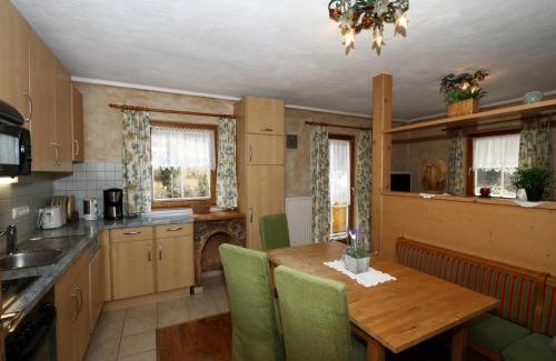 Grossarl Apartment | Chalet in Grossarltal with Panoramic Views