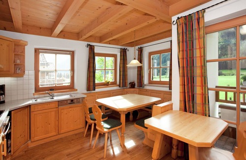 Wald im Pinzgau Ski Chalet | Chalet in Königsleiten near Ski Bus & Pool