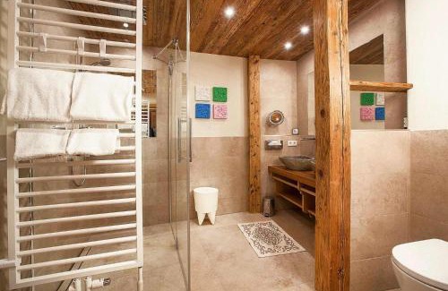 Konigsleiten Ski Chalet | Chalet in Königsleiten with Mountain Views & Spa